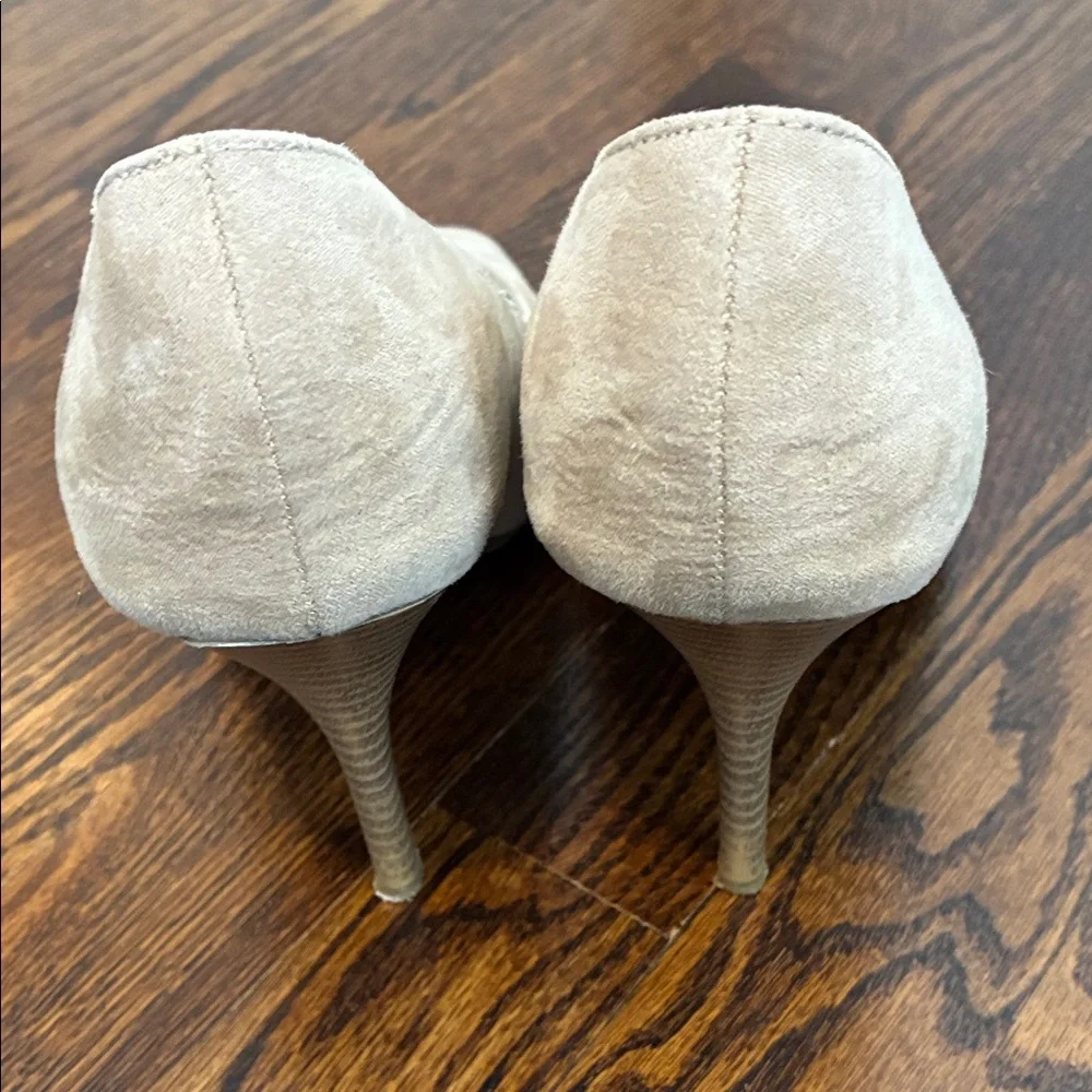 Charming Charlie Suede Beige and Turquoise Peep-Toe Heels 8.5